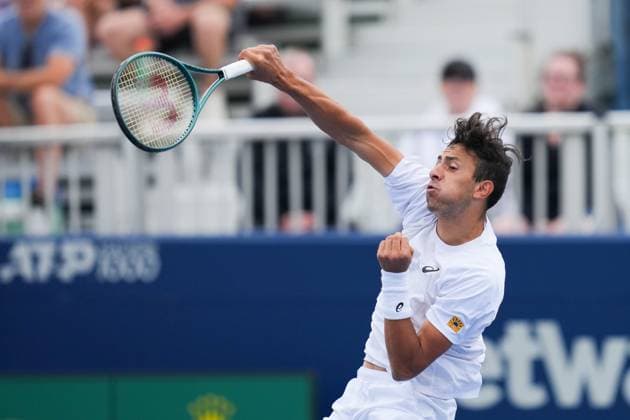 ATP, Tennis Herren Masters 1000 National Bank Open Toronto Presented by Rogers 2025 - Day 6 Emilio Nava of the United States in action against Karen Khachanov of Russia during the Men s Singles third round match on day 6 of the ATP Masters 1000 National Bank Open at Sobeys Stadium. on July 31, 2025 in Toronto, Canada. (Photo by Leonardo Ramirez Eyepix Group) Copyright: xLeonardoxRamirezx xEyepixxGroupx LR-31072025-03515