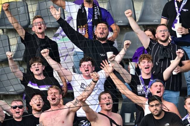 GOTHENBURG, SWEDEN 20250731 Anderlecht supporters during Thursday s football match, second qualifying round for the Europa League, between Sweden s BK Häcken and Belgium s RSC Anderlecht at Hisingen Arena in Gothenburg, Sweden, July 31, 2025. GÖTEBORG SWEDEN x9200x