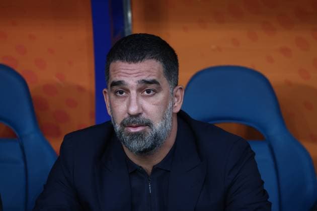 Shakhtar Donetsk v Besiktas - UEFA Europa League KRAKOW, POLAND - JULY 31: Shakhtar Donetsk s head coach Arda Turan is seen during the UEFA Europa League second qualifying round rematch between Besiktas and Shakhtar Donetsk at Henryk Reyman Municipal Stadium in Krakow, Poland on July 31, 2025. Jakub Porzycki Anadolu Krakow Poland. Editorial use only. Please get in touch for any other usage.  Copyright: x2025xAnadoluxJakubxPorzyckix