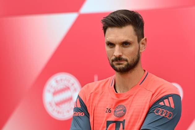 Sven ULREICH,Torwart (Bayern Muenchen), Aktion,Einzelbild,angeschnittenes Einzelmotiv,Portraet,Portrait,Porträt. Training FC Bayern Muenchen auf dem Trainingsgelaende an der Saebener Strasse am 31.07.2025. Fussball 1. Bundesliga,Saison 2025 2026.