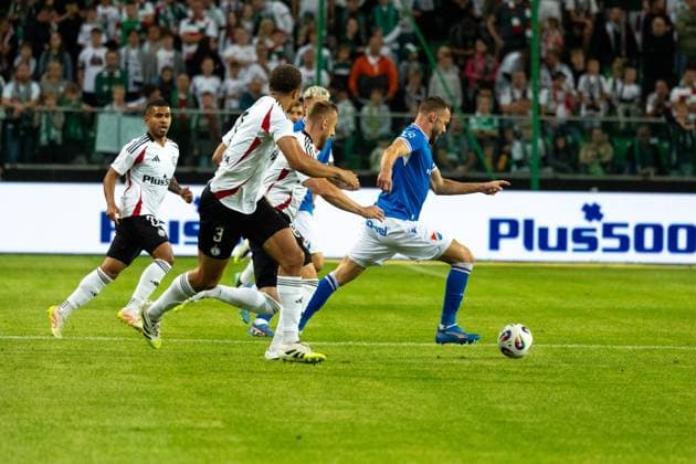 Legia Warszawa - Banik Ostrava 31.07.2025 football, Warsaw, UEFA Europa League qualifiers second qualifying round , game Legia Warszawa - Banik Ostrava (pilka nozna eliminacje Liga Europy, 2 runda , Legia Warszawa - Banik Ostrawa) image shows: Erik Prekop (R) photo Katarzyna Plewczynska Fotostyk Copyright: xKatarzynaxPlewczynska Fotostykx 20250731FCTKP040