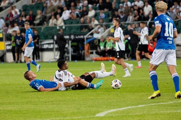 Legia Warszawa - Banik Ostrava 31.07.2025 football, Warsaw, UEFA Europa League qualifiers second qualifying round , game Legia Warszawa - Banik Ostrava (pilka nozna eliminacje Liga Europy, 2 runda , Legia Warszawa - Banik Ostrawa) image shows: Jiri Boula (L) Juergen Elitim (2L) photo Katarzyna Plewczynska Fotostyk Copyright: xKatarzynaxPlewczynska Fotostykx 20250731FCTKP155