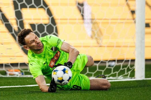 250731 Goalkeeper Etrit Berisha of Häcken with a save in the penalty shootout during the UEFA Europa League second qualifying round match between Häcken and Anderlecht on July 31, 2025 in Gothenburg. BELGIUM OUT Photo: Michael Erichsen BILDBYRAN COP 89 MI0858 fotboll football soccer fotball uefa europa league kval europa league häcken anderlecht bbeng bbauto Copyright: MICHAELxERICHSEN BB250731MI072