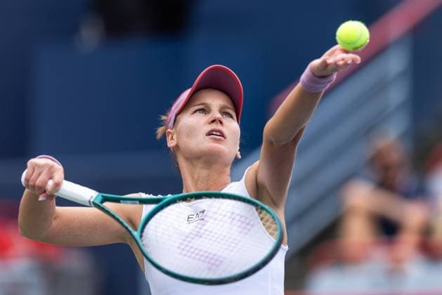 July 31, 2025, Montreal, Quebec, Canada: VERONIKA KUDERMETOVA serving in first set against Coco Gauff (1) from USA in round of 32 at Canadian Open at IGA stadium in Montreal, Quebec, Canada on 2025-07-31 Montreal Canada - ZUMAl189 20250731_zsp_l189_062 Copyright: xYannickxLegarex