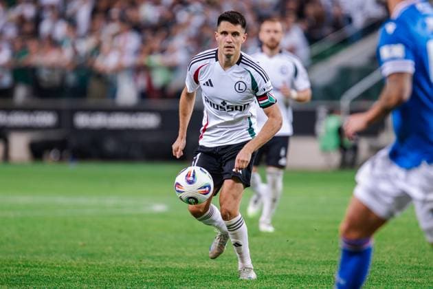July 31, 2025, Warsaw, Poland: Bartosz Kapustka of Legia seen in action during the 2nd round qualifying UEFA Europa League match between Legia Warszawa and FC Banik Ostrava at Marshal Jozef Pilsudski Legia Warsaw Municipal Stadium. Final score; Legia Warszawa 2:1 FC Banik Ostrava. Warsaw Poland - ZUMAs197 20250731_aaa_s197_218 Copyright: xMikolajxBarbanellx