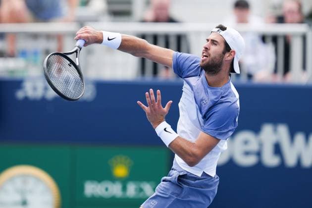 ATP, Tennis Herren Masters 1000 National Bank Open Toronto Presented by Rogers 2025 - Day 6 Karen Khachanov of Russia plays a forehand Emilio Nava of the United States during the Men s Singles third round match on day 6 of the ATP Masters 1000 National Bank Open at Sobeys Stadium. on July 31, 2025 in Toronto, Canada. Toronto Ontario Canada Copyright: xLeonardoxRamirezx