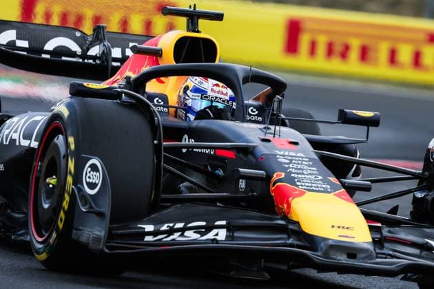 F1 - HUNGARIAN GRAND PRIX 2025 01 VERSTAPPEN Max (nld), Red Bull Racing RB21, action during the 2025 Formula 1 Lenovo Hungarian Grand Prix, 14th round of the 2025 FIA Formula One World Championship, WM, Weltmeisterschaft from August 1 to 3, 2025 on the Hungaroring, in Mogyorod, Hungary - MogyorodHungary  Copyright: xANTONINxVINCENTx