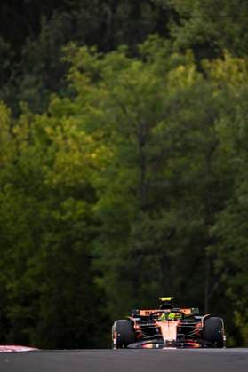 Lando Norris of Great Britain and McLaren , Practice, F1 Grand Prix of Hungary, am 01. August 2025 in Budapeste, Hungary. (Foto von Diogo Cardoso DeFodi Images) Lando Norris of Great Britain and McLaren , Practice, F1 Grand Prix of Hungary, Hungaroring on August 1, 2025 in Budapeste, Hungary. (Photo by Diogo Cardoso DeFodi Images)
