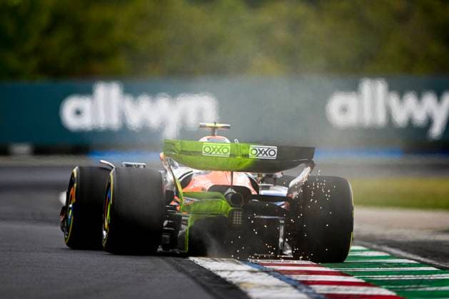 Lando Norris of Great Britain and McLaren , Practice, F1 Grand Prix of Hungary, am 01. August 2025 in Budapeste, Hungary. (Foto von Diogo Cardoso DeFodi Images) Lando Norris of Great Britain and McLaren , Practice, F1 Grand Prix of Hungary, Hungaroring on August 1, 2025 in Budapeste, Hungary. (Photo by Diogo Cardoso DeFodi Images)