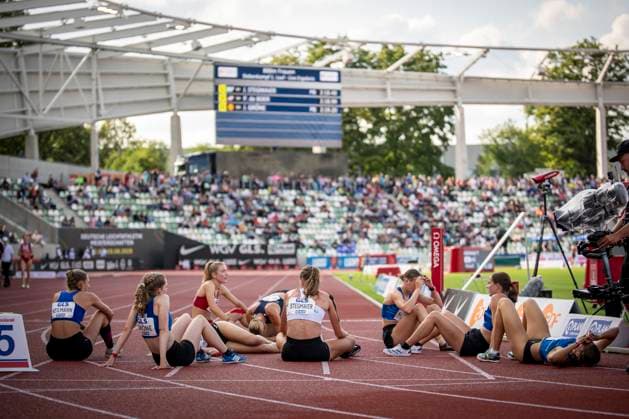 Deutsche Leichtathletik-Meisterschaften (Mehrkampf); Dresden, 01.08.2025 Die Siebenkämpferinnen der Gruppe B nach dem Zieleinlauf; Deutsche Leichtathletik-Meisterschaften (Mehrkampf) am 01.08.2025 im Heinz-Steyer-Stadion, Dresden (Sachsen). *** German Athletics Championships All-around Dresden, 01 08 2025 The heptathletes of group B after the finish German Athletics Championships All-around on 01 08 2025 at Heinz Steyer Stadium, Dresden Saxony Copyright: xBEAUTIFULxSPORTS AxelxKohringx