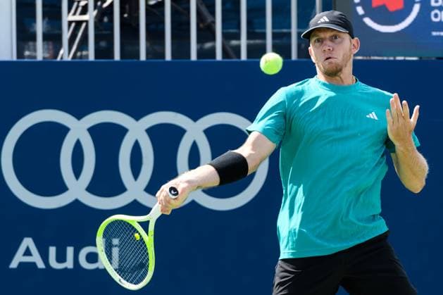 August 1, 2025, Toronto, Ontario, Canada: ALEJANDRO DAVIDOVICH FOKINA of Spain returns a shot against JAKUB MENSIK of Czech Republic during the National Bank Open Presented by Rogers at Sobeys Stadium. Toronto Canada - ZUMAr228 20250801_znp_r228_003 Copyright: xVasiliyxRyabykhx
