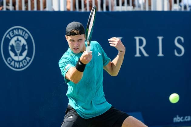 August 1, 2025, Toronto, Ontario, Canada: JAKUB MENSIK of Czech Republic returns a shot against ALEJANDRO DAVIDOVICH FOKINA of Spain during the National Bank Open Presented by Rogers at Sobeys Stadium. Toronto Canada - ZUMAr228 20250801_znp_r228_011 Copyright: xVasiliyxRyabykhx
