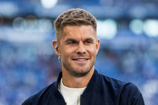 2. Fussball Bundesliga: FC Schalke 04 - Hertha BSC Berlin; 01.08.2025 Simon Terodde (Sky Experte) 2. Fussball Bundesliga: FC Schalke 04 - Hertha BSC Berlin; Gelsenkirchen, VELTINS-Arena am 01.08.2025 DFL REGULATIONS PROHIBIT ANY USE OF PHOTOGRAPHS AS IMAGE SEQUENCES AND OR QUASI-VIDEO.