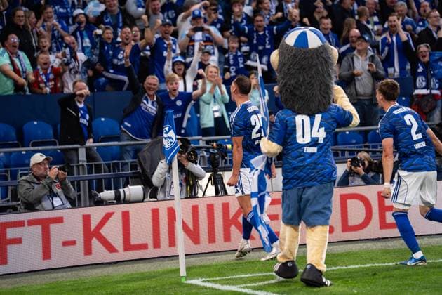GER, 2.FBL FC Schalke 04 vs Hertha BSC Berlin 01.08.2025, Veltins Arena, Gelsenkirchen, GER, 2.FBL FC Schalke 04 vs Hertha BSC Berlin im Bild: Torjubel Jubel ueber das Tor zum 2:0 durch Nikola KatiÄ‡ Katic (FC Schalke 04, 25)