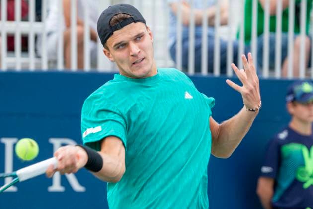 Czech Jakub Mensik in action against Spaniard Alejandro Davidovich during a match at the ATP, Tennis Herren 1000 tournament in Toronto, Canada, 01 August 2025. Davidovich defeats Czech Mensik and reaches the round of 16 at the ATP 1000 in Toronto !ACHTUNG: NUR REDAKTIONELLE NUTZUNG!  Copyright: xJulioxCesarxRivasx USA4206 20250801-55017562922_1
