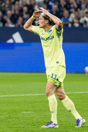2. Fussball Bundesliga: FC Schalke 04 - Hertha BSC Berlin; 01.08.2025 Fabian Reese (Hertha BSC Berlin, 11) schlägt die Hände über dem Kopf zusammen 2. Fussball Bundesliga: FC Schalke 04 - Hertha BSC Berlin; Gelsenkirchen, VELTINS-Arena am 01.08.2025 DFL REGULATIONS PROHIBIT ANY USE OF PHOTOGRAPHS AS IMAGE SEQUENCES AND OR QUASI-VIDEO.