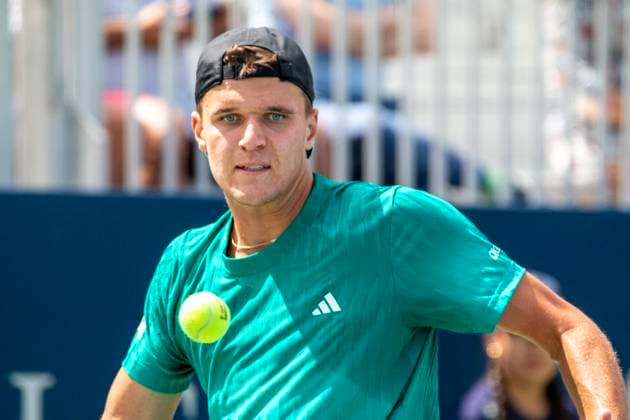 Czech Jakub Mensik in action against Spaniard Alejandro Davidovich during a match at the ATP, Tennis Herren 1000 tournament in Toronto, Canada, 01 August 2025. Davidovich defeats Czech Mensik and reaches the round of 16 at the ATP 1000 in Toronto !ACHTUNG: NUR REDAKTIONELLE NUTZUNG!  Copyright: xJulioxCesarxRivasx USA4211 0828405359st