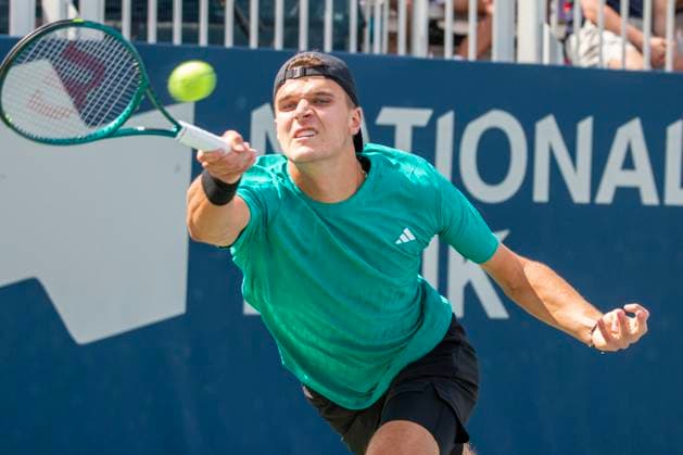 Czech Jakub Mensik in action against Spaniard Alejandro Davidovich during a match at the ATP, Tennis Herren 1000 tournament in Toronto, Canada, 01 August 2025. Davidovich defeats Czech Mensik and reaches the round of 16 at the ATP 1000 in Toronto !ACHTUNG: NUR REDAKTIONELLE NUTZUNG!  Copyright: xJulioxCesarxRivasx USA4205 0828405788st