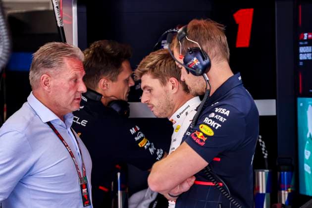 F1 Grand Prix Of Hungary - Practice Session Max Verstappen of Netherlands driving the F1 race car No¯1, a Red RBPT for the Red Bull Racing Formula One Team, in the pit during the practice session ahead of the Formula 1 Lenovo Hungarian Grand Prix 2025 at the Hungaroring. Budapest, Hungary on August 1,¯2025. Budapest Hungary  Copyright: xNicolasxEconomoux originalFilename:economou-notitle250801_nph2s.jpg