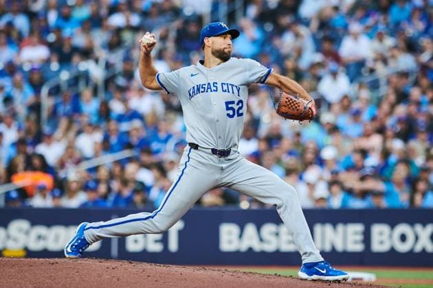 August 1, 2025, Toronto, On, Canada: Kansas City Royals pitcher Michael Wacha (52) throws a pitch against the Toronto Blue Jays during first inning MLB, Baseball Herren, USA baseball action in Toronto, Friday, Aug. 1, 2025. Canada News - August 1, 2025 - ZUMAc35_ 20250801_zaf_c35_136 Copyright: xSammyxKoganx