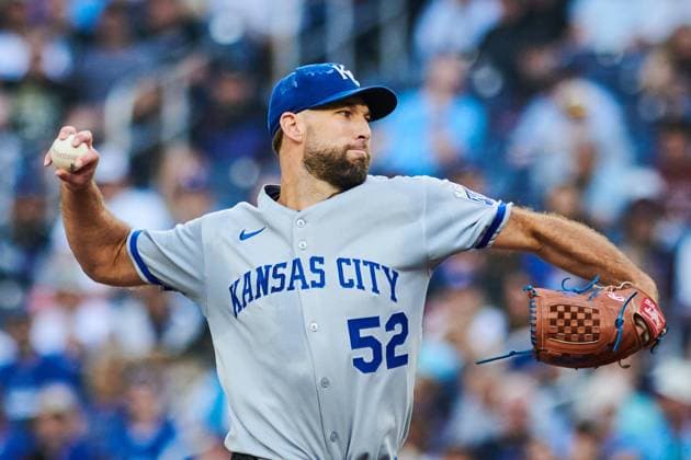 August 1, 2025, Toronto, On, Canada: Kansas City Royals pitcher Michael Wacha (52) throws a pitch against the Toronto Blue Jays during first inning MLB, Baseball Herren, USA baseball action in Toronto, Friday, Aug. 1, 2025. Canada News - August 1, 2025 - ZUMAc35_ 20250801_zaf_c35_137 Copyright: xSammyxKoganx