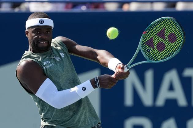 August 1, 2025, Toronto, Ontario, Canada: Frances Tiafoe of the United States plays a backhand against Aleksandar Vukic of Australia during the Men s Singles third round match on day 7 of the ATP, Tennis Herren Masters 1000 National Bank Open at Sobeys Stadium. on August 1, 2025 in Toronto, Canada. Toronto Canada - ZUMAe321 20250801_zsa_e321_150 Copyright: xLeonardoxRamirezx
