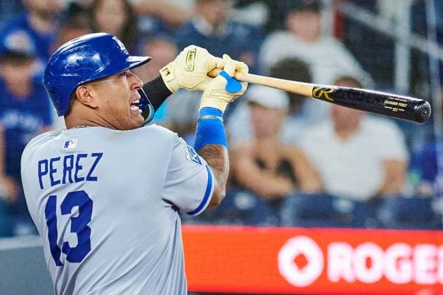 August 1, 2025, Toronto, On, Canada: Kansas City Royals catcher Salvador Perez (13) hits against the Toronto Blue Jays during ninth inning MLB, Baseball Herren, USA baseball action in Toronto, Friday, Aug. 1, 2025. Canada News - August 1, 2025 - ZUMAc35_ 20250801_zaf_c35_230 Copyright: xSammyxKoganx