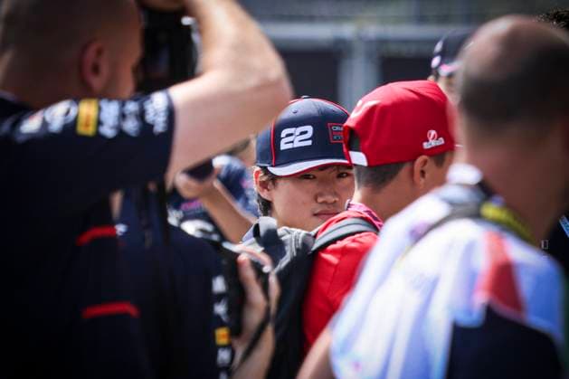 F1 Grand Prix Of Hungary - Practice Session Yuki Tsunoda of Japan driver of the F1 race car No¯22, the Red Bull Racing RB21 for the Oracle Red Bull Racing Formula One Team, before the practice session ahead of the Formula One Lenovo Hungarian Grand Prix 2025 at the Hungaroring. Budapest, Hungary on August¯2,¯2025. Budapest Hungary  Copyright: xNicolasxEconomoux originalFilename:economou-notitle250802_npuo1.jpg