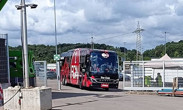 02.08.2025, xpfrx, Fussball 2.Bundesliga, SV Elversberg - 1.FC Nürnberg Ankunft Mannschaftsbus von Nürnberg (DFL DFB REGULATIONS PROHIBIT ANY USE OF PHOTOGRAPHS as IMAGE SEQUENCES and or QUASI-VIDEO) Elversberg