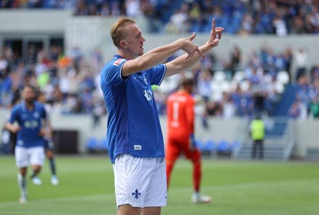 02.08.2025, xdcx, Fussball 2. Bundesliga, SV Darmstadt 98 - VfL Bochum, emonline, emspor, despor, v.l., Torjubel zum 1:0 durch Isac Lidberg (SV Darmstadt 98), Goal celebration, celebrate the goal DFL DFB REGULATIONS PROHIBIT ANY USE OF PHOTOGRAPHS AS IMAGE SEQUENCES AND OR QUASI-VIDEO.