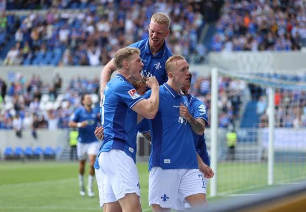 02.08.2025, xdcx, Fussball 2. Bundesliga, SV Darmstadt 98 - VfL Bochum, emonline, emspor, despor, v.l., Torjubel zum 1:0 durch Isac Lidberg (SV Darmstadt 98), Goal celebration, celebrate the goal DFL DFB REGULATIONS PROHIBIT ANY USE OF PHOTOGRAPHS AS IMAGE SEQUENCES AND OR QUASI-VIDEO.