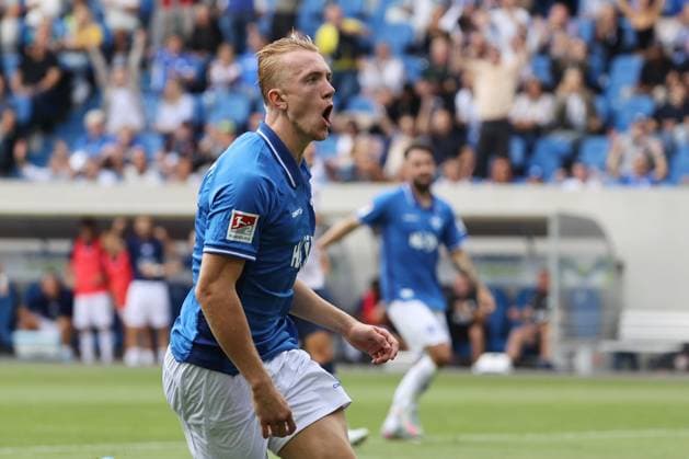 02.08.2025, xtvx, Fussball 2.Bundesliga, SV Darmstadt 98 - VfL Bochum v.l. Goal scored, Tor zum 1:0 Isac Lidberg (SV Darmstadt 98) Torjubel, Goal celebration, celebrate the goal, celebrates scoring (DFL DFB REGULATIONS PROHIBIT ANY USE OF PHOTOGRAPHS as IMAGE SEQUENCES and or QUASI-VIDEO) Darmstadt