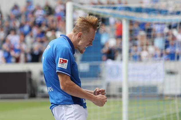 02.08.2025, xtvx, Fussball 2.Bundesliga, SV Darmstadt 98 - VfL Bochum v.l. Goal scored, Tor zum 1:0 Isac Lidberg (SV Darmstadt 98) Torjubel, Goal celebration, celebrate the goal, celebrates scoring (DFL DFB REGULATIONS PROHIBIT ANY USE OF PHOTOGRAPHS as IMAGE SEQUENCES and or QUASI-VIDEO) Darmstadt