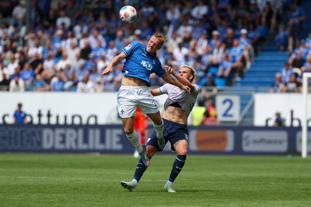 2025.08.02 xJFAx 2.Bundesliga Saison 2025 26 1.Spieltag SV Darmstadt 98 -VFL Bochum v.l., Isac Alexi Sivert Lidberg (SV Darmstadt 98), Philipp Strompf (VFL Bochum) Kopfball, Kopfballduell (DFL DFB REGULATIONS PROHIBIT ANY USE OF PHOTOGRAPHS as IMAGE SEQUENCES and or QUASI-VIDEO)
