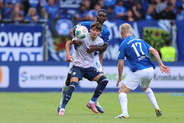 02.08.2025, xdcx, Fussball 2. Bundesliga, SV Darmstadt 98 - VfL Bochum, emonline, emspor, despor, v.l., Moritz Broschinski (VfL Bochum), Patric Pfeiffer (SV Darmstadt 98) DFL DFB REGULATIONS PROHIBIT ANY USE OF PHOTOGRAPHS AS IMAGE SEQUENCES AND OR QUASI-VIDEO.