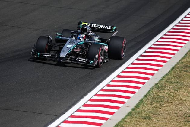 F1 - HUNGARIAN GRAND PRIX 2025 12 KIMI ANTONELLI Andrea (ita), Mercedes AMG F1 Team W16, action during the 2025 Formula 1 Lenovo Hungarian Grand Prix, 14th round of the 2025 FIA Formula One World Championship, WM, Weltmeisterschaft from August 1 to 3, 2025 on the Hungaroring, in Mogyorod, Hungary - MogyorodHungary  Copyright: xXavixBonillax
