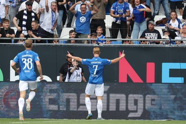 2025.08.02 xJFAx 2.Bundesliga Saison 2025 26 1.Spieltag SV Darmstadt 98 -VFL Bochum v.l., Isac Alexi Sivert Lidberg (SV Darmstadt 98) Torjubel, Goal celebration, celebrate the goal (DFL DFB REGULATIONS PROHIBIT ANY USE OF PHOTOGRAPHS as IMAGE SEQUENCES and or QUASI-VIDEO)