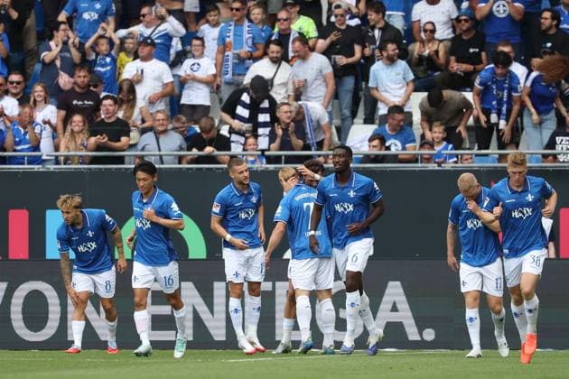 2025.08.02 xJFAx 2.Bundesliga Saison 2025 26 1.Spieltag SV Darmstadt 98 -VFL Bochum v.l., Torjubel, Goal celebration, celebrate the goal SV Darmstadt 98 (DFL DFB REGULATIONS PROHIBIT ANY USE OF PHOTOGRAPHS as IMAGE SEQUENCES and or QUASI-VIDEO)