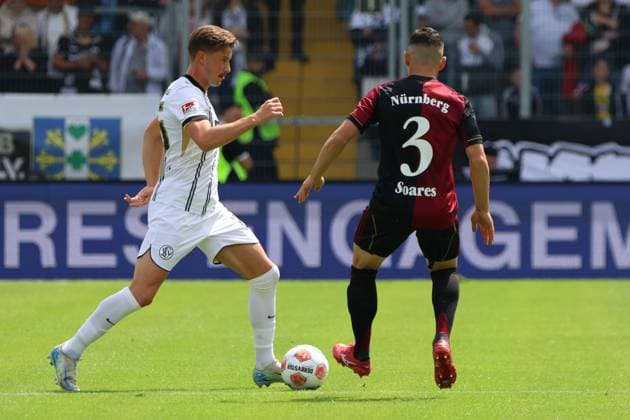 02.08.2025, Fussball, Herren, 2. Bundesliga, Saison 2025 2026, SV 07 Elversberg - 1. FC Nürnberg, Lukas Petkov (SV 07 Elversberg), Danilo Soares (1. FC Nürnberg) Elversberg Ursapharm-Arena an der Kaiserlinde Saarland Deutschland (DEU)