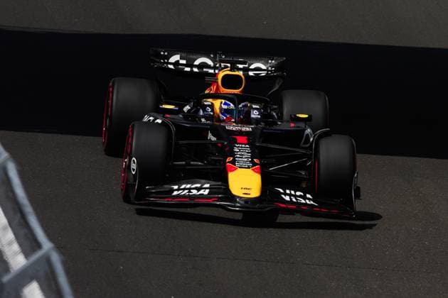 F1 - HUNGARIAN GRAND PRIX 2025 01 VERSTAPPEN Max (nld), Red Bull Racing RB21, action during the 2025 Formula 1 Lenovo Hungarian Grand Prix, 14th round of the 2025 FIA Formula One World Championship, WM, Weltmeisterschaft from August 1 to 3, 2025 on the Hungaroring, in Mogyorod, Hungary - MogyorodHungary  Copyright: xFLORENTxGOODENx
