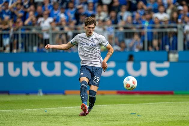 Moritz Broschinski (VfL Bochum, 29) schißt das Tor zum 1:1, GER, SV Darmstadt 98 vs. VfL Bochum, Fussball, 2. Bundesliga, 1. Spieltag, Saison 2025 2026, 02.08.2025. DFL REGULATIONS PROHIBIT ANY USE OF PHOTOGRAPHS AS IMAGE SEQUENCES AND OR QUASI VIDEO GER, SV Darmstadt 98 vs. VfL Bochum, Fussball, 2. Bundesliga, 1. Spieltag, Saison 2025 2026, 02.08.2025 Darmstadt