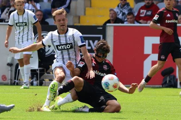 02.08.2025, Fussball, Herren, 2. Bundesliga, Saison 2025 2026, SV 07 Elversberg - 1. FC Nürnberg, Tom Zimmerschied (SV 07 Elversberg), Fabio Gruber (1. FC Nürnberg) Elversberg Ursapharm-Arena an der Kaiserlinde Saarland Deutschland (DEU)