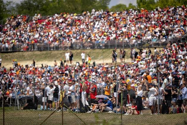 BOEDAPEST - Crowds at the Hungaroring during the 3rd free practice session leading up to the Hungarian Grand Prix. ANP SANDER KING xVIxANPxSportx xxANPxIVx 532672169 originalFilename: 532672169.jpg