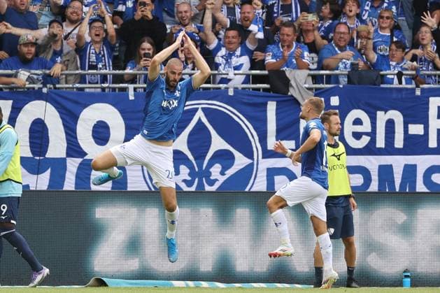 02.08.2025, xtvx, Fussball 2.Bundesliga, SV Darmstadt 98 - VfL Bochum v.l. Goal scored, Tor zum 4:1 Aleksandar Vukotic (SV Darmstadt 98) Torjubel, Goal celebration, celebrate the goal, celebrates scoring (DFL DFB REGULATIONS PROHIBIT ANY USE OF PHOTOGRAPHS as IMAGE SEQUENCES and or QUASI-VIDEO) Darmstadt