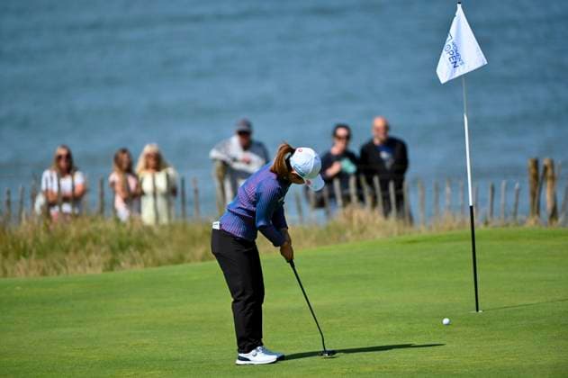 2nd August 2025; Royal Porthcawl Golf Club, Porthcawl, Wales; AIG Womens Open Golf, Round 3; Ayaka Furue putting on the 1st green  AledxHopkins