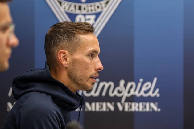 Dominik Glawogger (SV Waldhof Mannheim, Trainer) beim SV Waldhof Mannheim - SC Verl am 02.08.25 in Carl-Benz Stadion, Mannheim xamx Foto: Alfio Marino