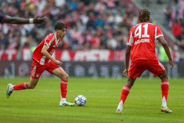 David Santos Daiber (FC Bayern Muenchen, 47) mit Ball mit Jonah Kusi-Asare (FC Bayern Muenchen, 41), GER, FC Bayern Muenchen vs. Olympique Lyon, Fussball, Testspiel, Saison 2025 2026, 02.08.2025, GER, FC Bayern Muenchen vs. Olympique Lyon, Fussball, Testspiel, Saison 2025 2026, 02.08.2025 Muenchen Copyright: xEibner-Pressefoto JennixMaulx EP_JML