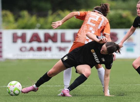UEFA Women s Champions League First Qualifying Round Final, Athlone Town Stadium, Athlone 2 8 2025 Athlone Town vs ZNK Agram Athlone™s Roisin Molloy and Ivana Stanic of ZNK Agram Roisin Molloy and Ivana Stanic 2 8 2025  Copyright: x INPHO LorrainexOSullivanx 1Q0A1642