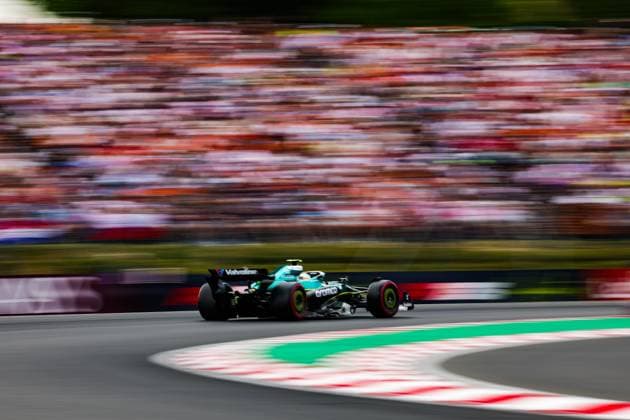 Sport Bilder des Tages F1 - HUNGARIAN GRAND PRIX 2025 14 ALONSO Fernando (spa), Aston Martin F1 Team AMR24, action during the 2025 Formula 1 Lenovo Hungarian Grand Prix, 14th round of the 2025 FIA Formula One World Championship, WM, Weltmeisterschaft from August 1 to 3, 2025 on the Hungaroring, in Mogyorod, Hungary - MogyorodHungary  Copyright: xFLORENTxGOODENx
