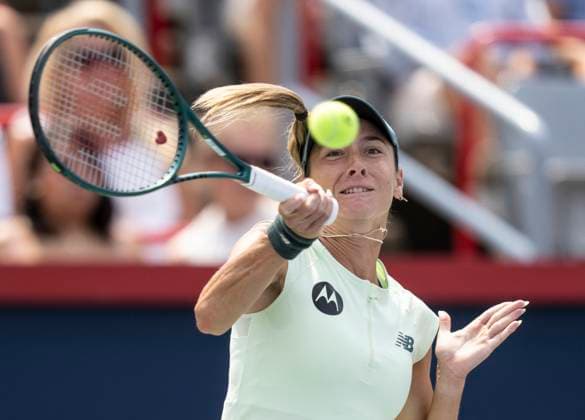 August 2, 2025, Montreal, Pq, Canada: McCartney Kessler of the United States hits a return to Marta Kostyuk of Ukraine during round of 16 tennis action at the National Bank Open in Montreal, Saturday, Aug. 2, 2025. Canada News - August 2, 2025  - ZUMAc35_ 20250802_zaf_c35_014 Copyright: xChristinnexMuschix